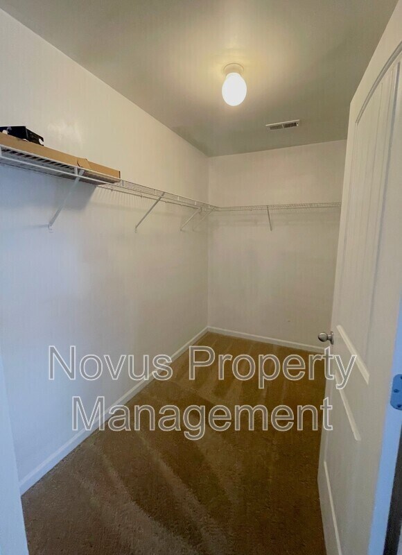 Building Photo - 149 High Point Way