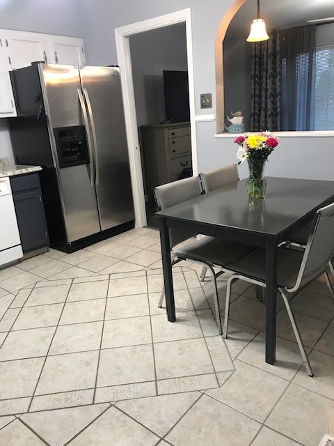 Kitchen with dining area - 11310 Manchester Rd