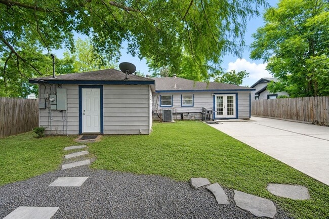 Building Photo - 4735 Marietta Ln