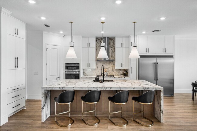 Building Photo - 655 Hookline Cir