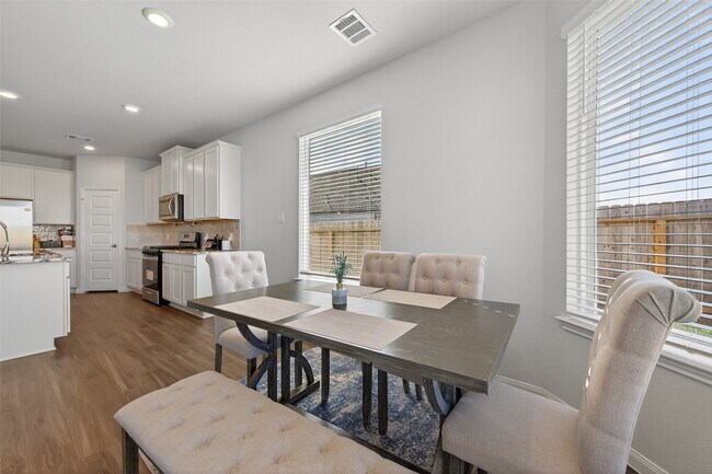 Building Photo - 3025 Waxwing Dr