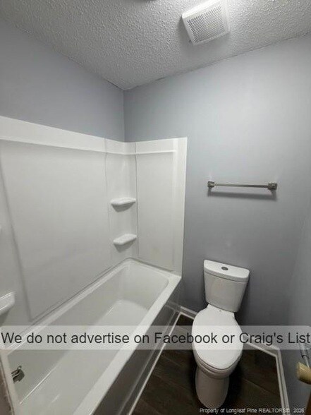 Building Photo - 1106 Thornwood Pl