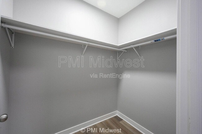 Building Photo - 2845 N Talbott St