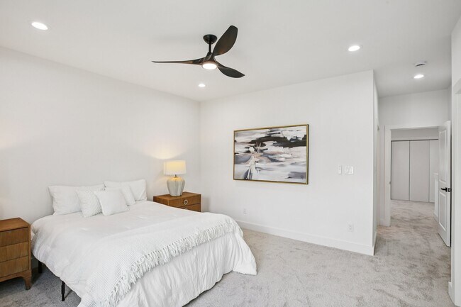 Building Photo - 6739 Liverpool St