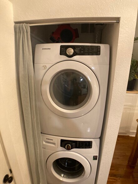 Building Photo - 301 4th St