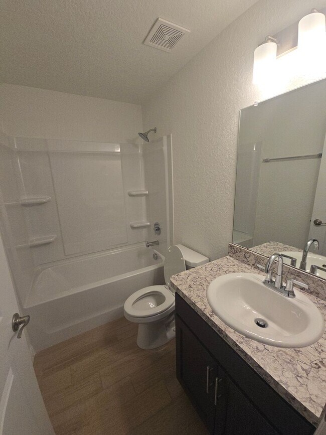 Building Photo - 4 bed 2 bath new construction home