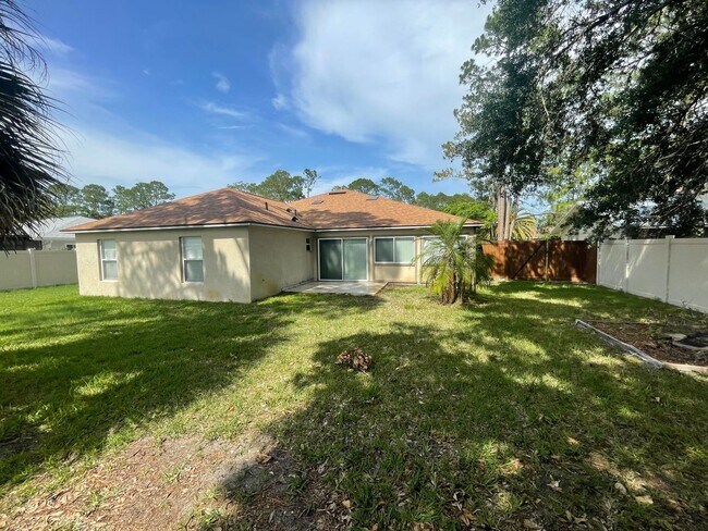 Building Photo - Spacious 4 Bedroom, 2 bath home