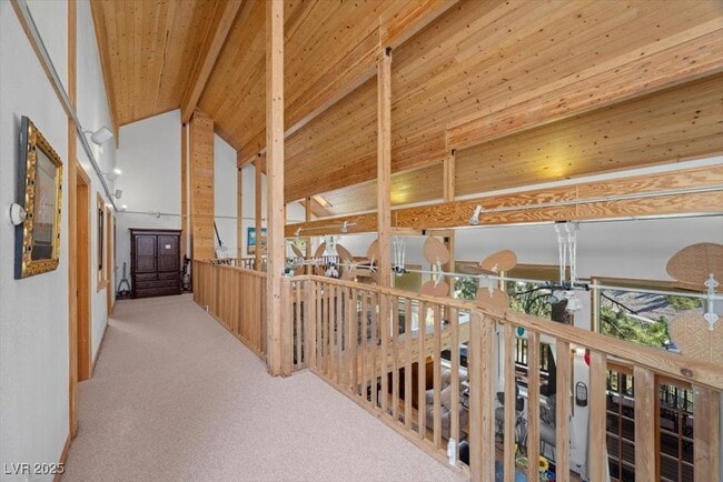 Building Photo - 310 Kris Kringle Rd