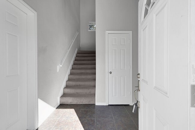 Building Photo - 135 Binnacle Ct