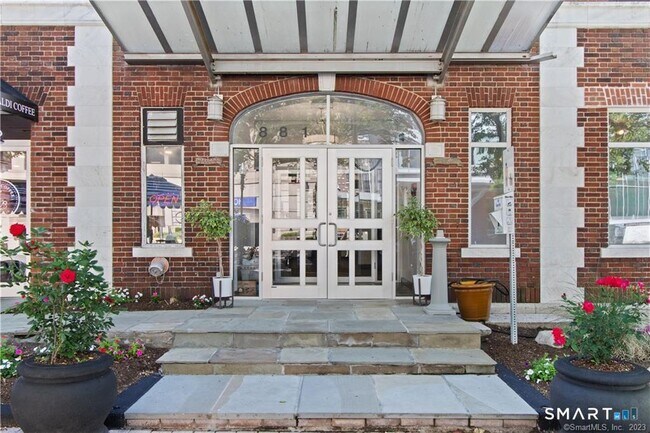 Building Photo - 881 Lafayette Blvd