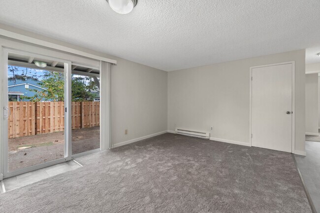 Building Photo - 325 N 29th Ave