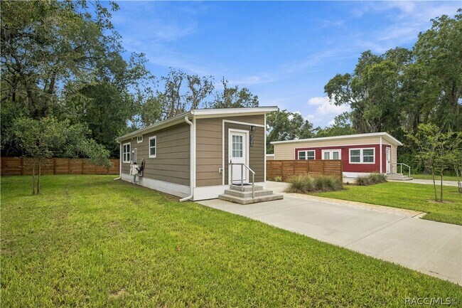 Building Photo - 9306 E Sycamore Pl
