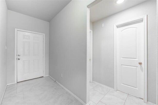 Building Photo - 23815 Rivage Ridge Dr