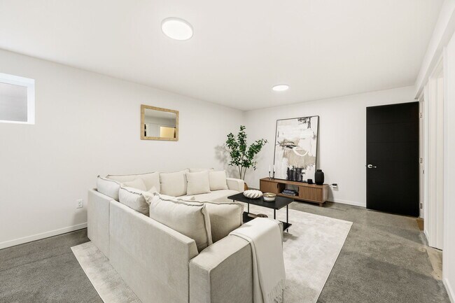 Building Photo - 7922 9th Ave SW