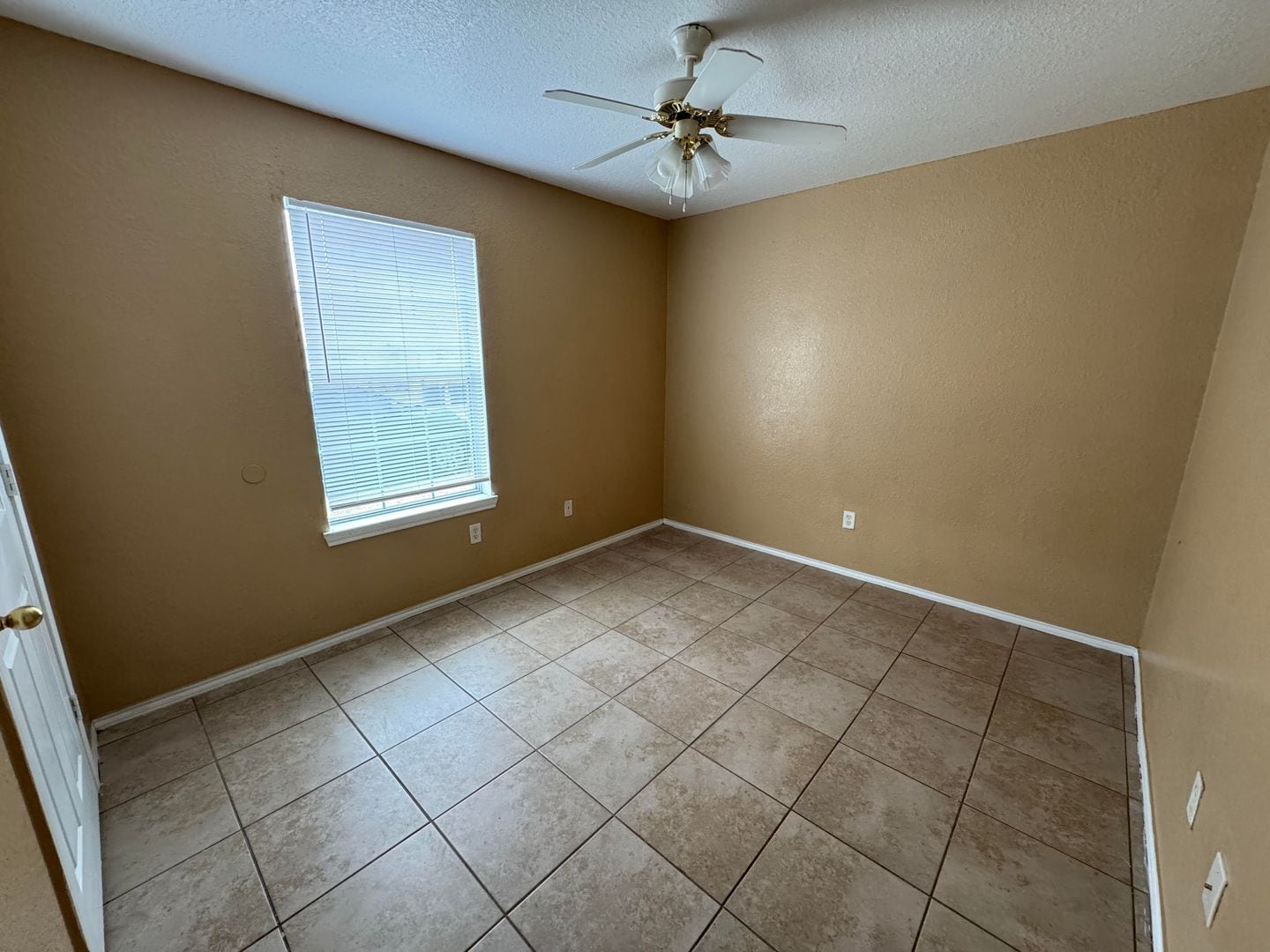 Building Photo - 3203 Toledo Dr