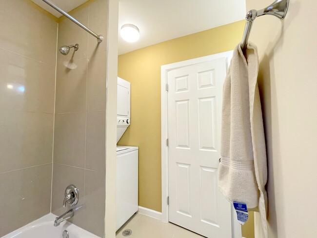 Bathroom - 1541 Devereaux Ave