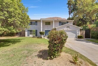 Building Photo - 175 Masters Ave