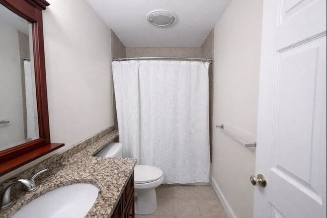 Building Photo - 22 Johns Ave