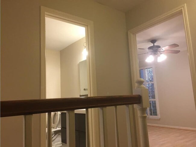 Building Photo - 12550 Piping Rock Dr