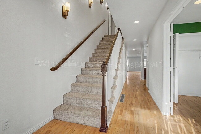 Building Photo - 133 Galapago St