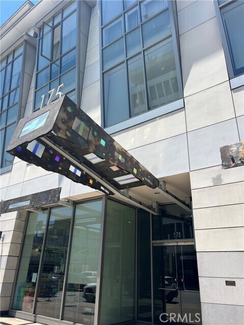 Building Photo - 175 S Lake Ave