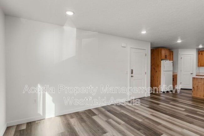 Building Photo - 5773 S 5th Ave