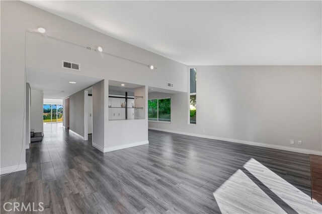 Building Photo - 4352 Park Corona