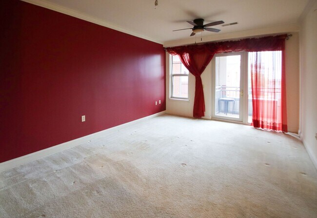 Building Photo - Bright & spacious 1Bd+ office alcove /1bth...