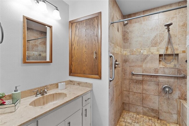 Building Photo - 8284 Co Rd 209