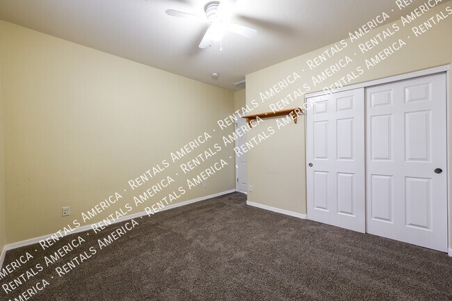 Building Photo - 4337 W Powell Dr