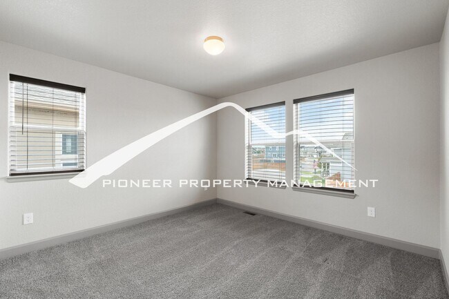 Building Photo - 4 Bed + Office, 2.5 Bath Lorson Ranch Home with Mountain Views & Open Space Behind