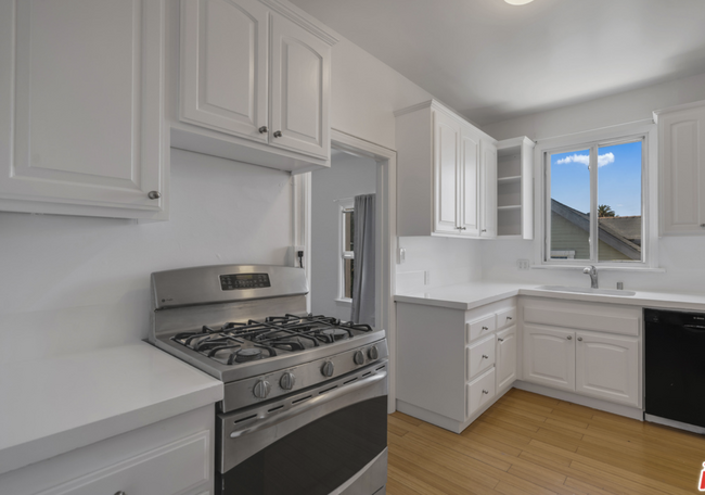 Building Photo - 5119 W 21st St