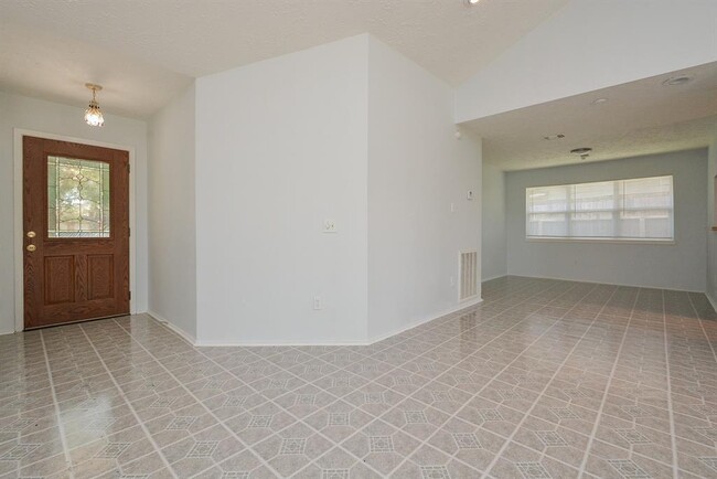 Building Photo - 15702 Timber Rock Dr