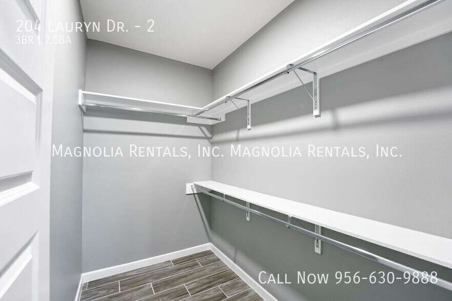 Building Photo - 204 Lauryn Dr