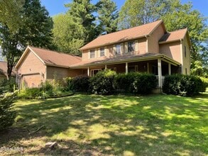 Building Photo - 8 Timberwick Dr