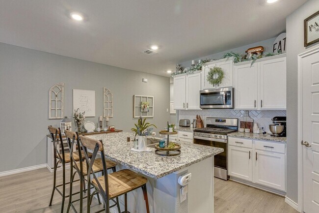 Building Photo - 125 Coyote Trl