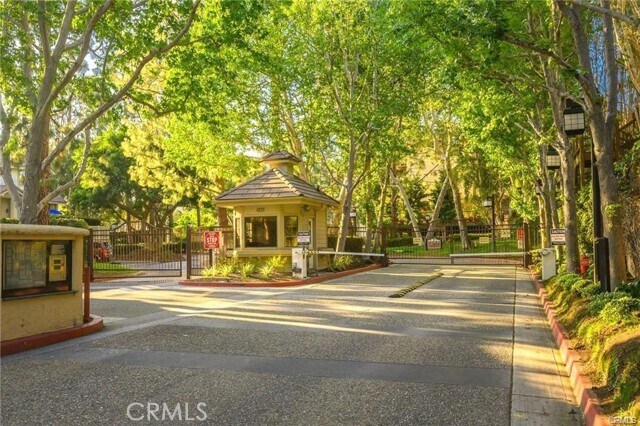 Building Photo - 2571 Plaza del Amo