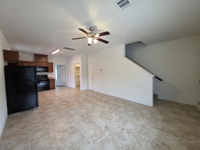 Building Photo - 6110 White Oak Dr