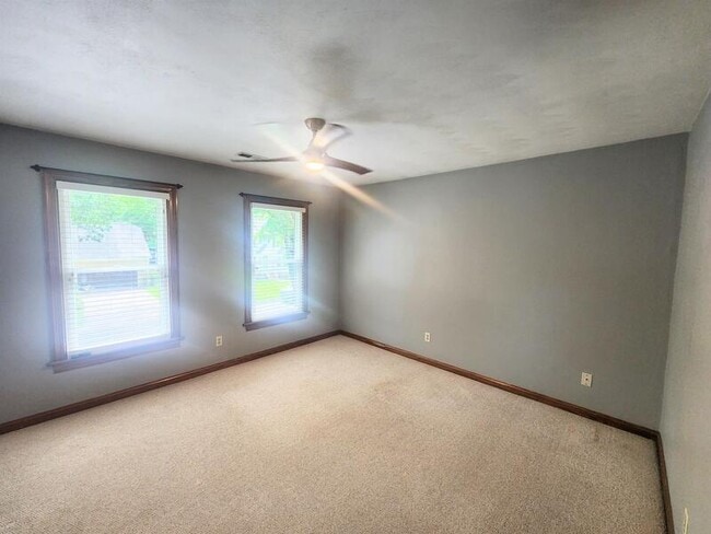 Building Photo - 720 Aguila Dr