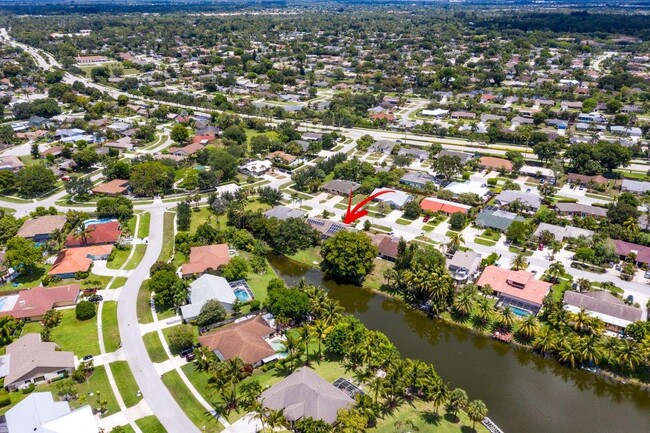 Building Photo - 1367 Riverside Cir