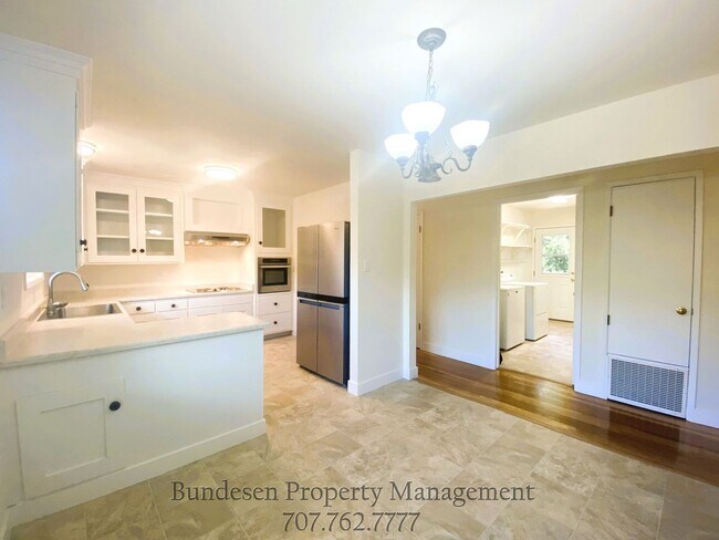 Building Photo - 77 Sunny Hill Dr