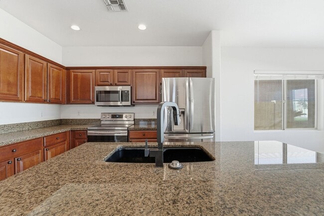 Building Photo - Beautiful 3-bedroom, 2-bathroom residence in the lively city of Mesa, Arizona!