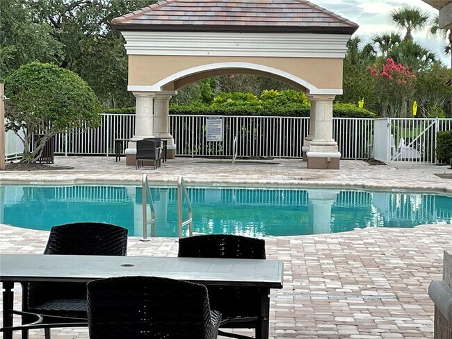Building Photo - 14037 Fairway Island Dr