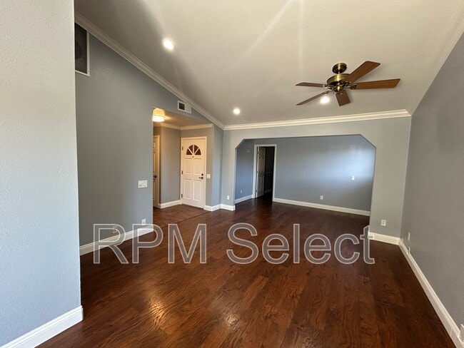 Building Photo - 5349 Vichy Cir