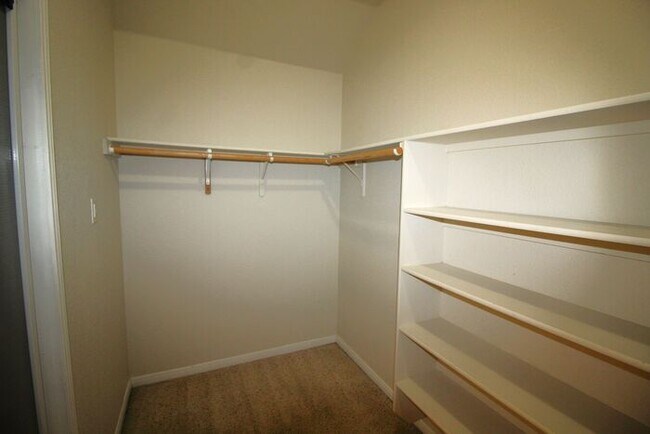 Building Photo - 2908 Tucson Dr