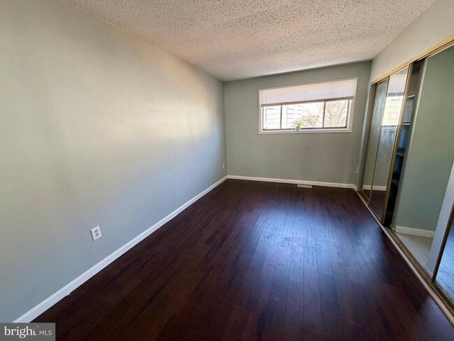 Building Photo - 33 Georgetown Rd