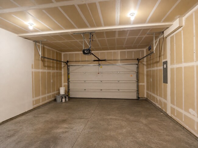 Building Photo - 4825 Northeast 124th Ct.