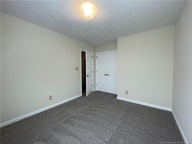Building Photo - 6124 Garden Ct