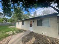 Building Photo - 1337 Cherry St