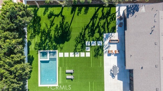 Building Photo - 8960 Oak Park Ave